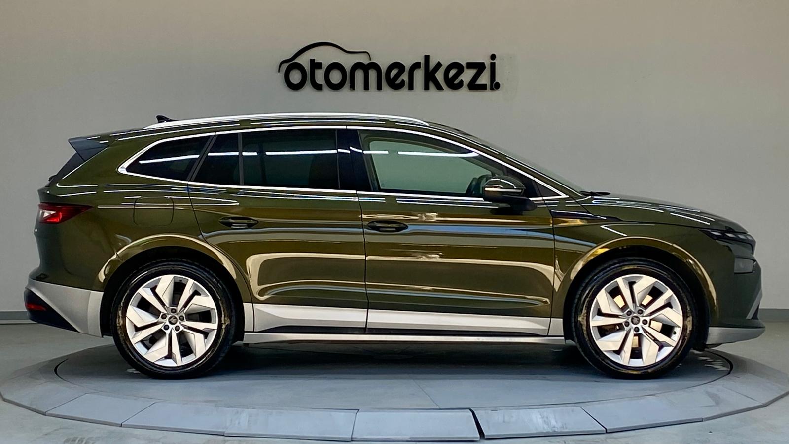 SKODA ENYAQ 4